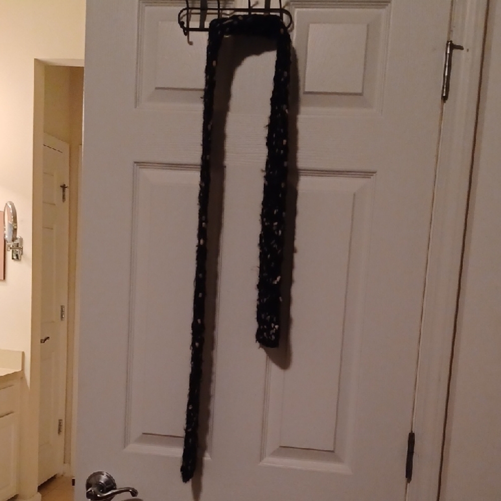 + Black Patterned Scarf - Picture 2 of 6